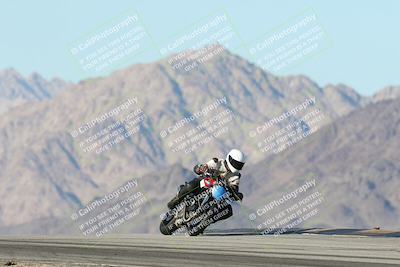 media/Dec-01-2025-Moto Forza (Mon) [[2daa91e15f]]/3-Beginner Group/Session 4 Turn 9/